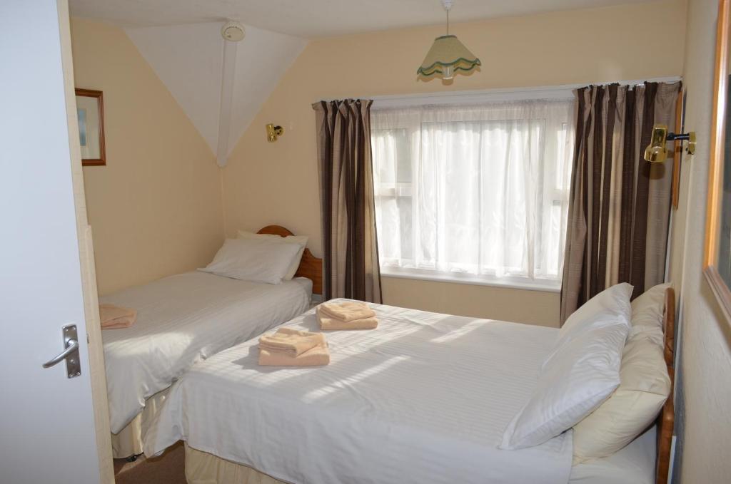 Chandos Premier Folkestone Bilik gambar